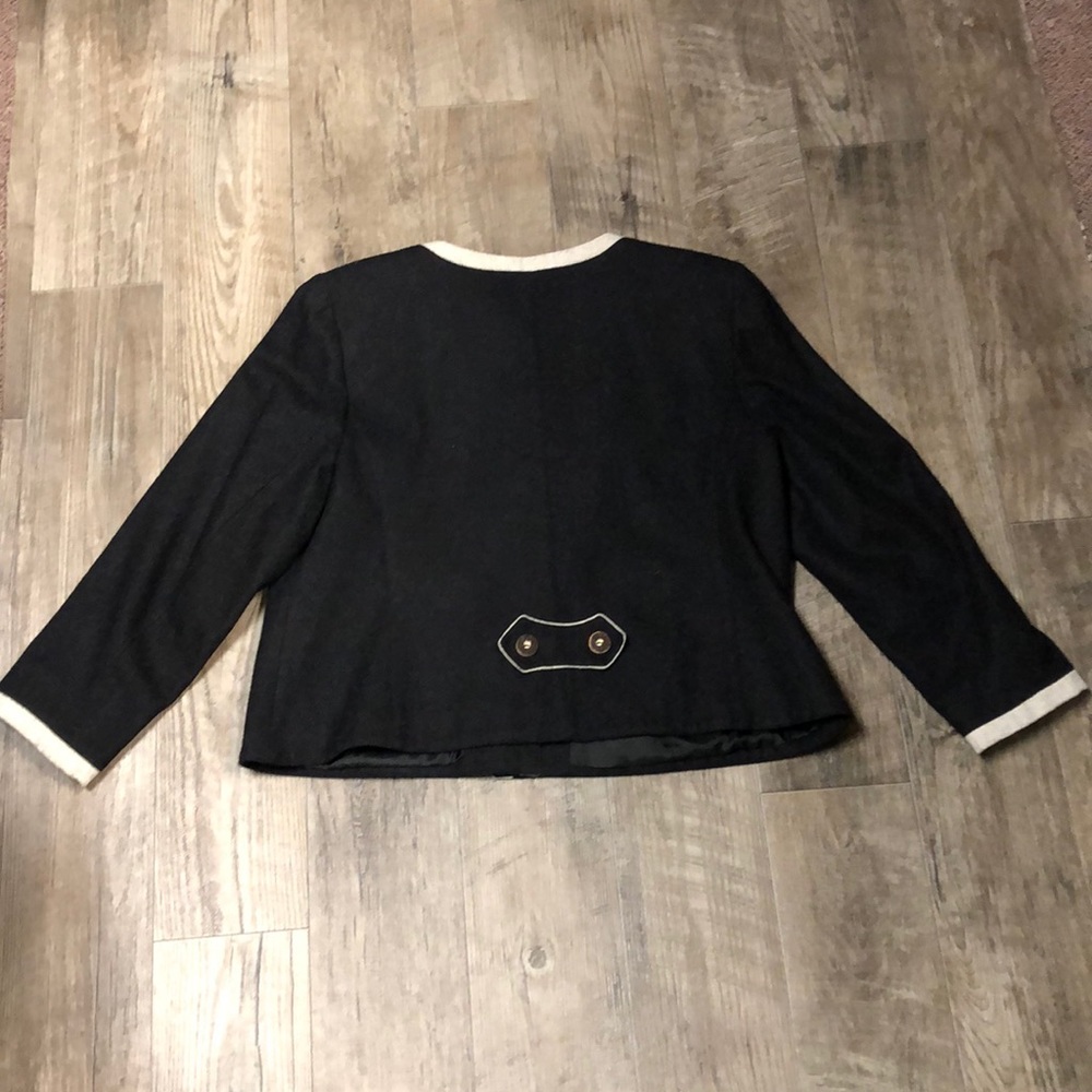 Alphorn Jacket - Picture 2 of 7